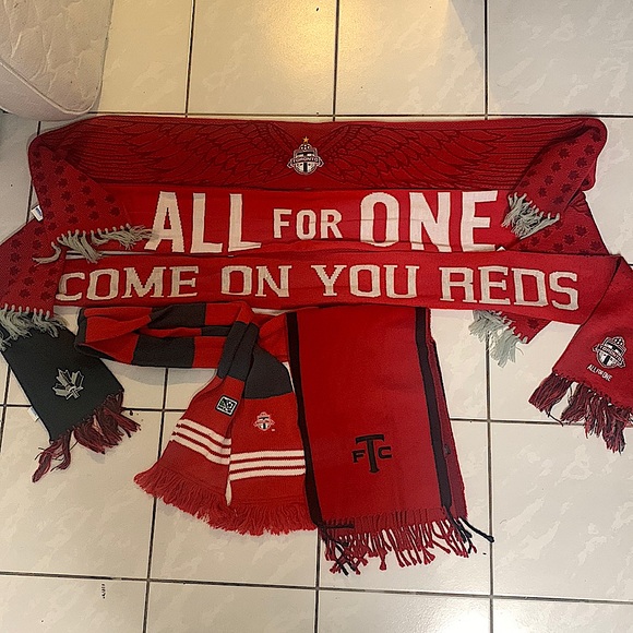 TFC Fan Scarves - Picture 1 of 1